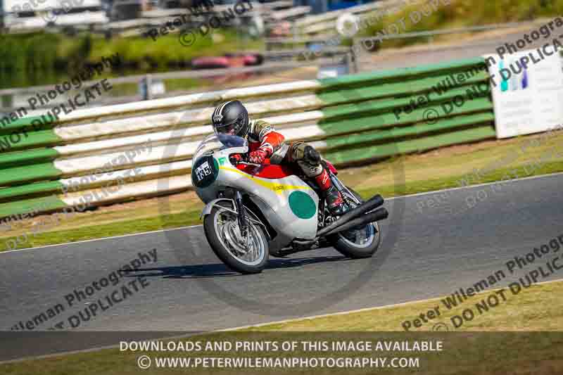 Vintage motorcycle club;eventdigitalimages;mallory park;mallory park trackday photographs;no limits trackdays;peter wileman photography;trackday digital images;trackday photos;vmcc festival 1000 bikes photographs